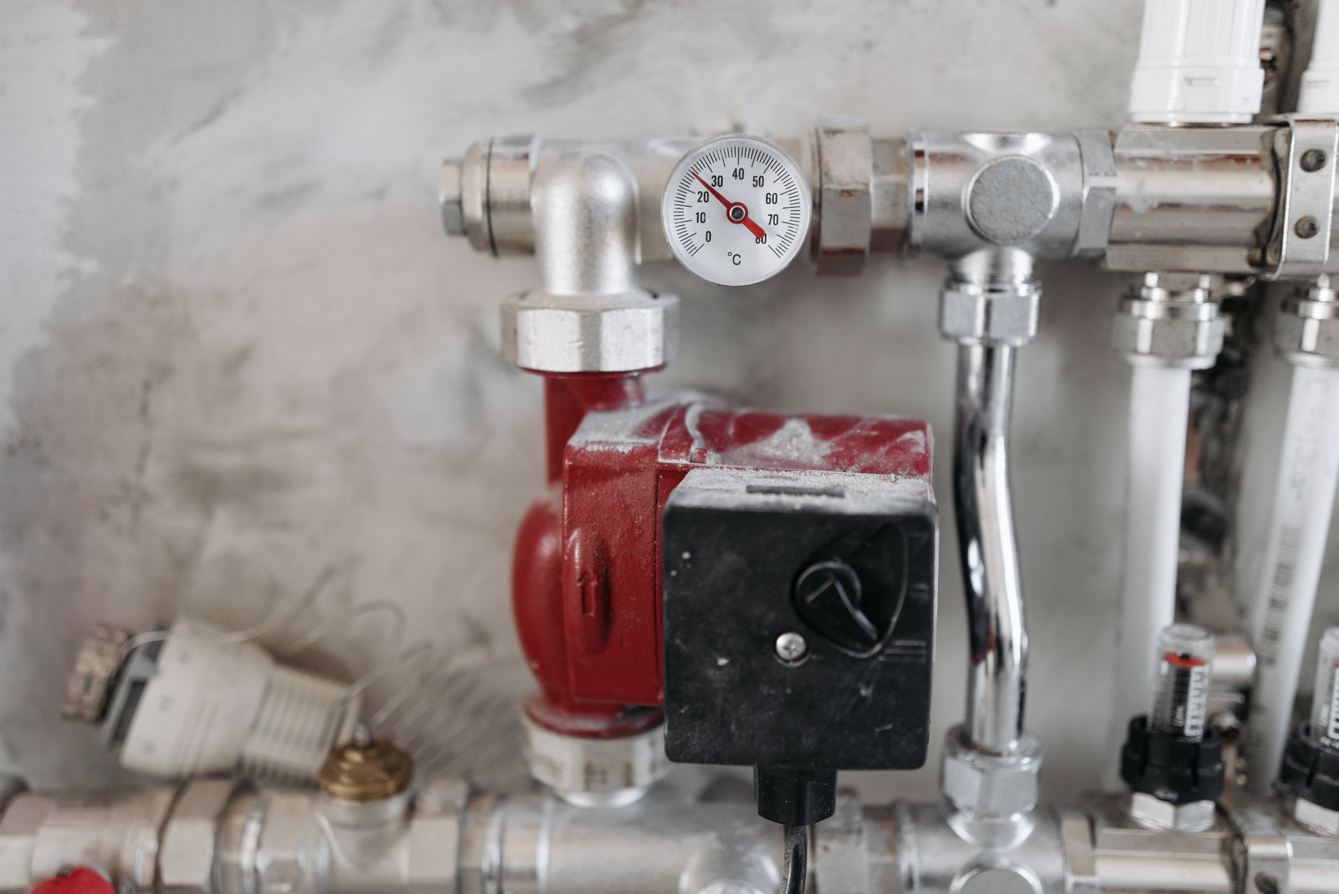 Technická miestnosť s hydroboxom a zásobníkom teplej vody